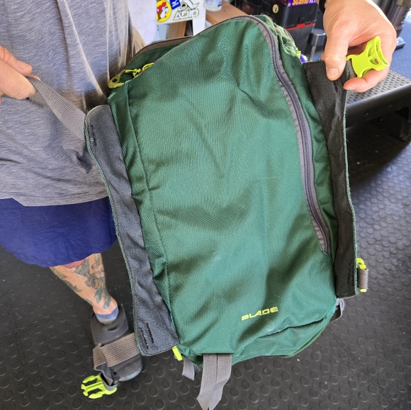 DAKINE BLADE SNOWBOARDING/SKI BAG - Picture 4 of 8